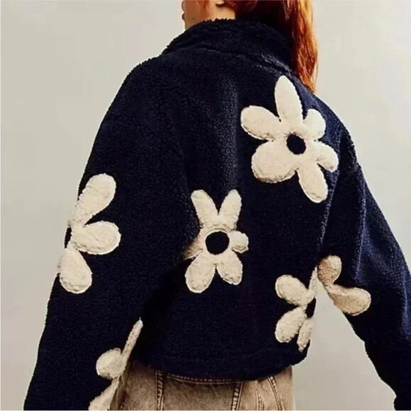 *Final Price* BLANK NYC Luxury Sherpa Floral Patch NWT Large Revolve Shacket - Picture 3 of 9